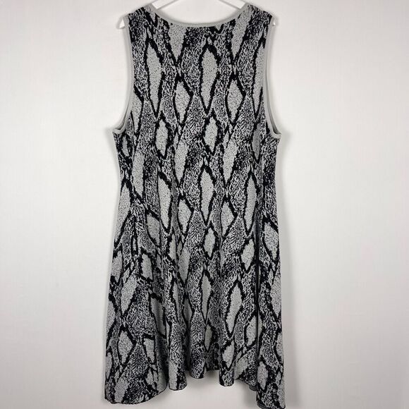 NWT Torrid Knit Sweater Dress Size 4X Sleeveless Rayon Gray Snakeskin Print - Picture 3 of 8
